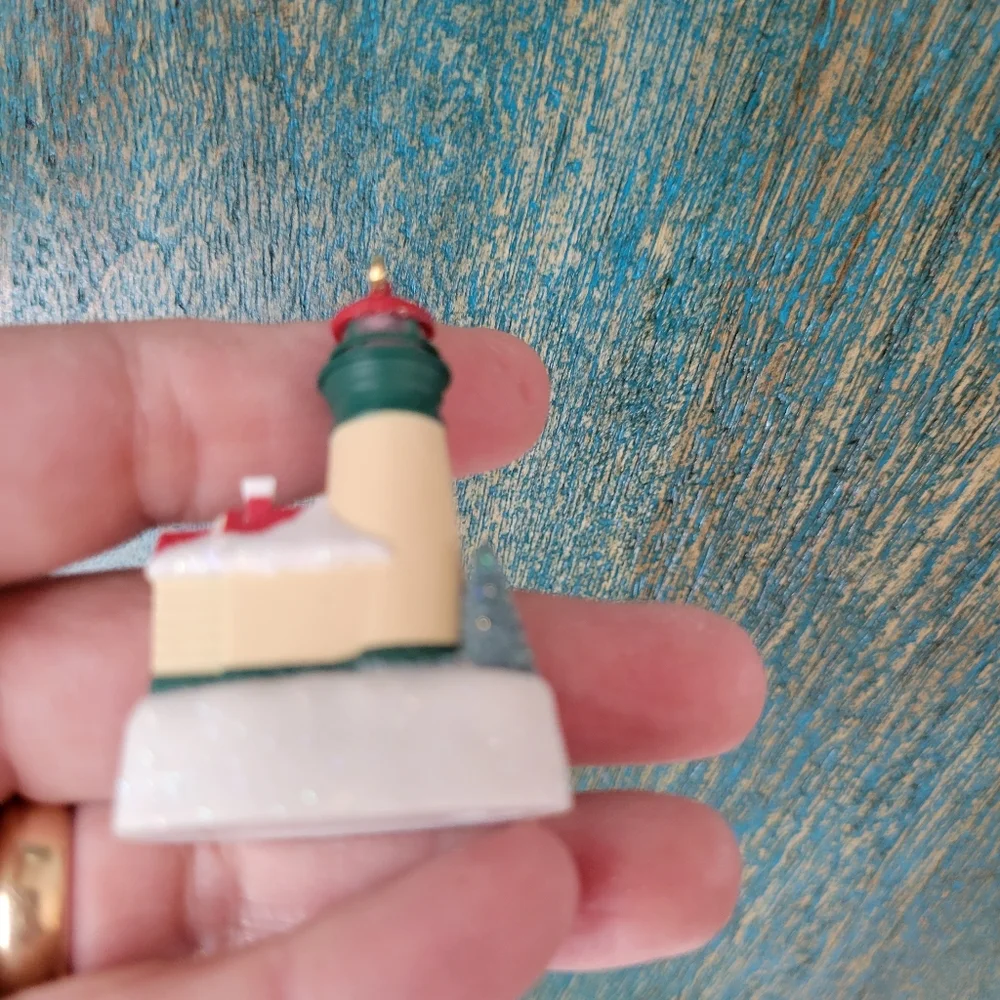 Hallmark Keepsake Mini Ornaments (2) 2017 Lighthouse & 2001 Seaside Scenes